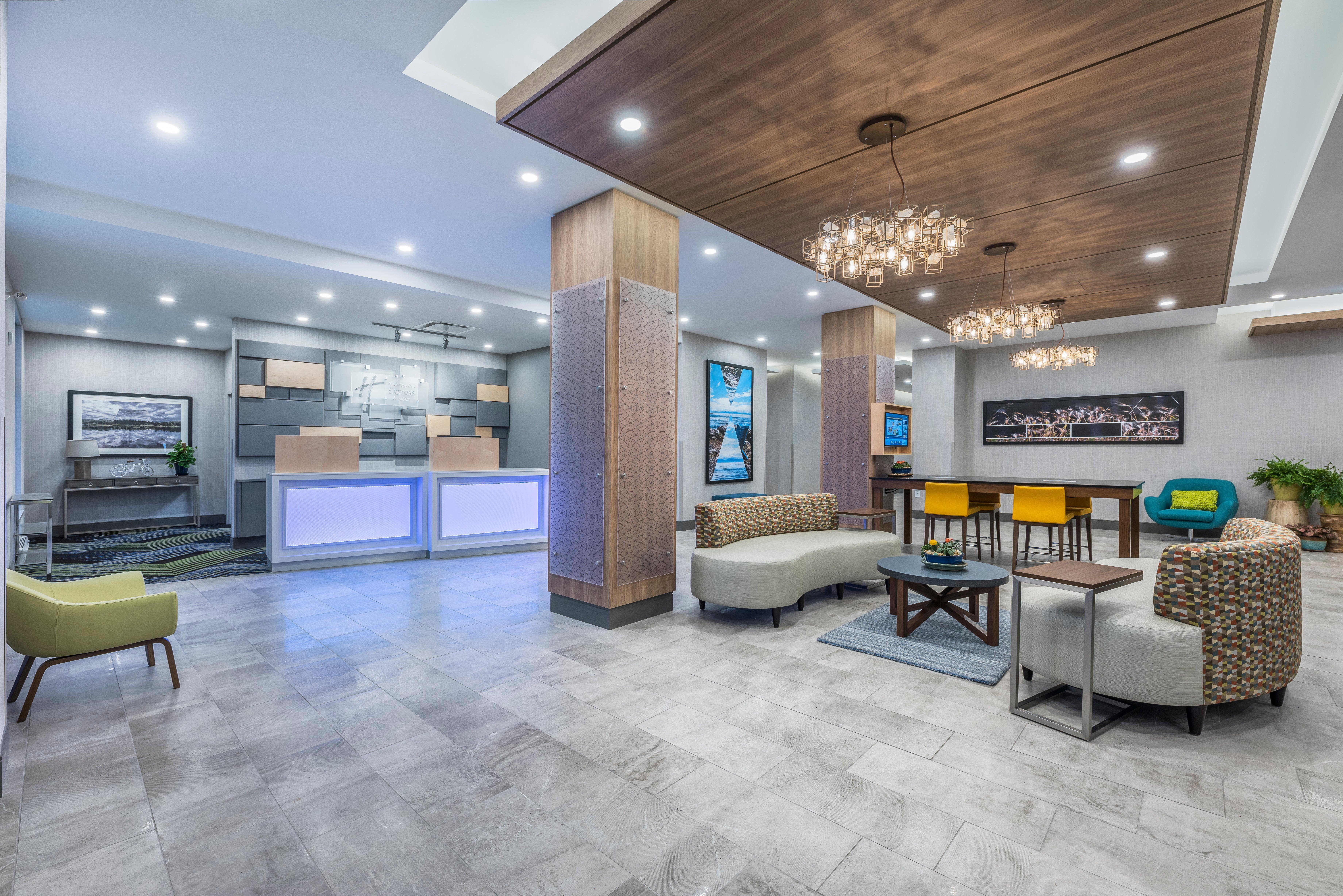 Holiday Inn Express & Suites Moncton By Ihg Exterior foto