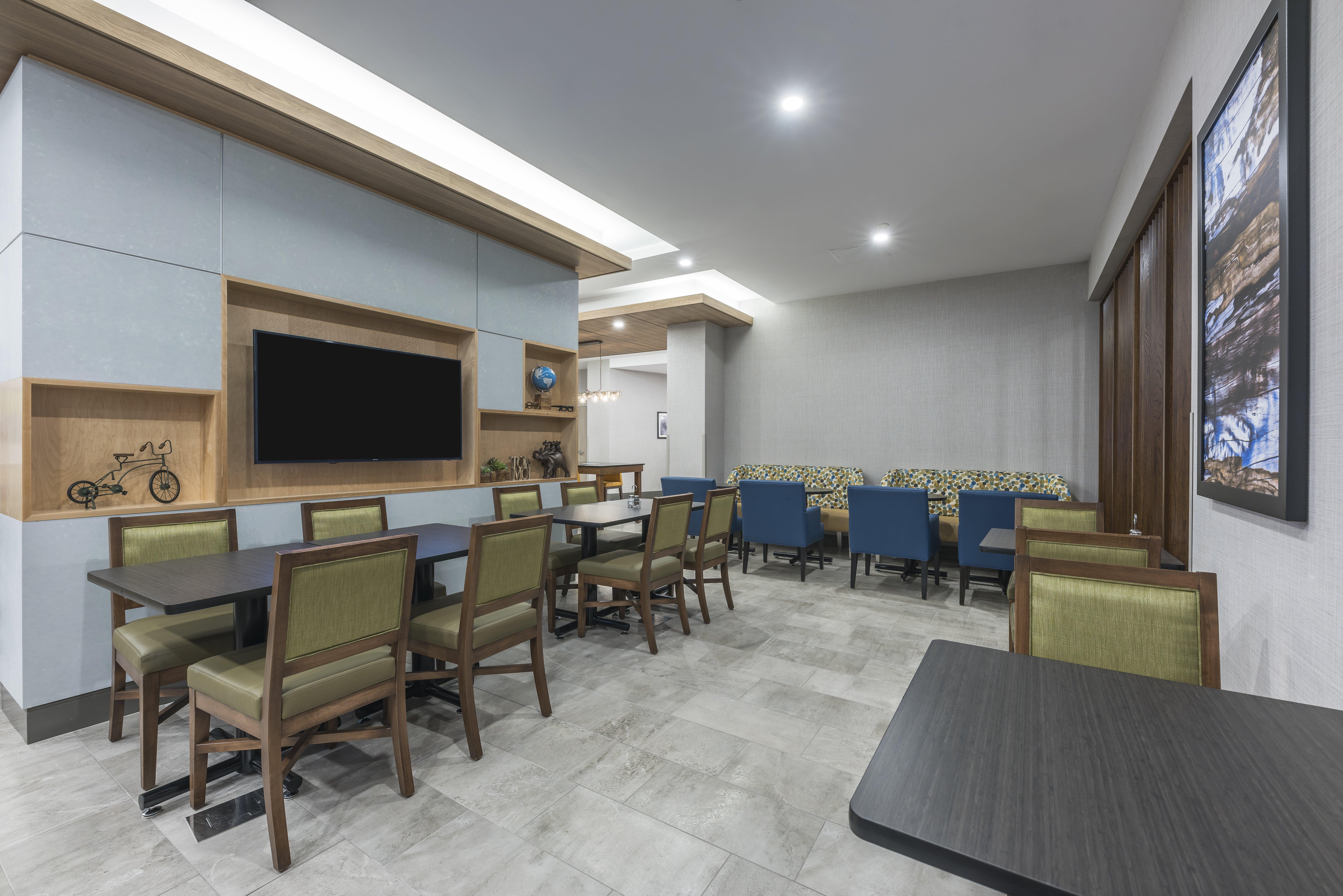 Holiday Inn Express & Suites Moncton By Ihg Exterior foto