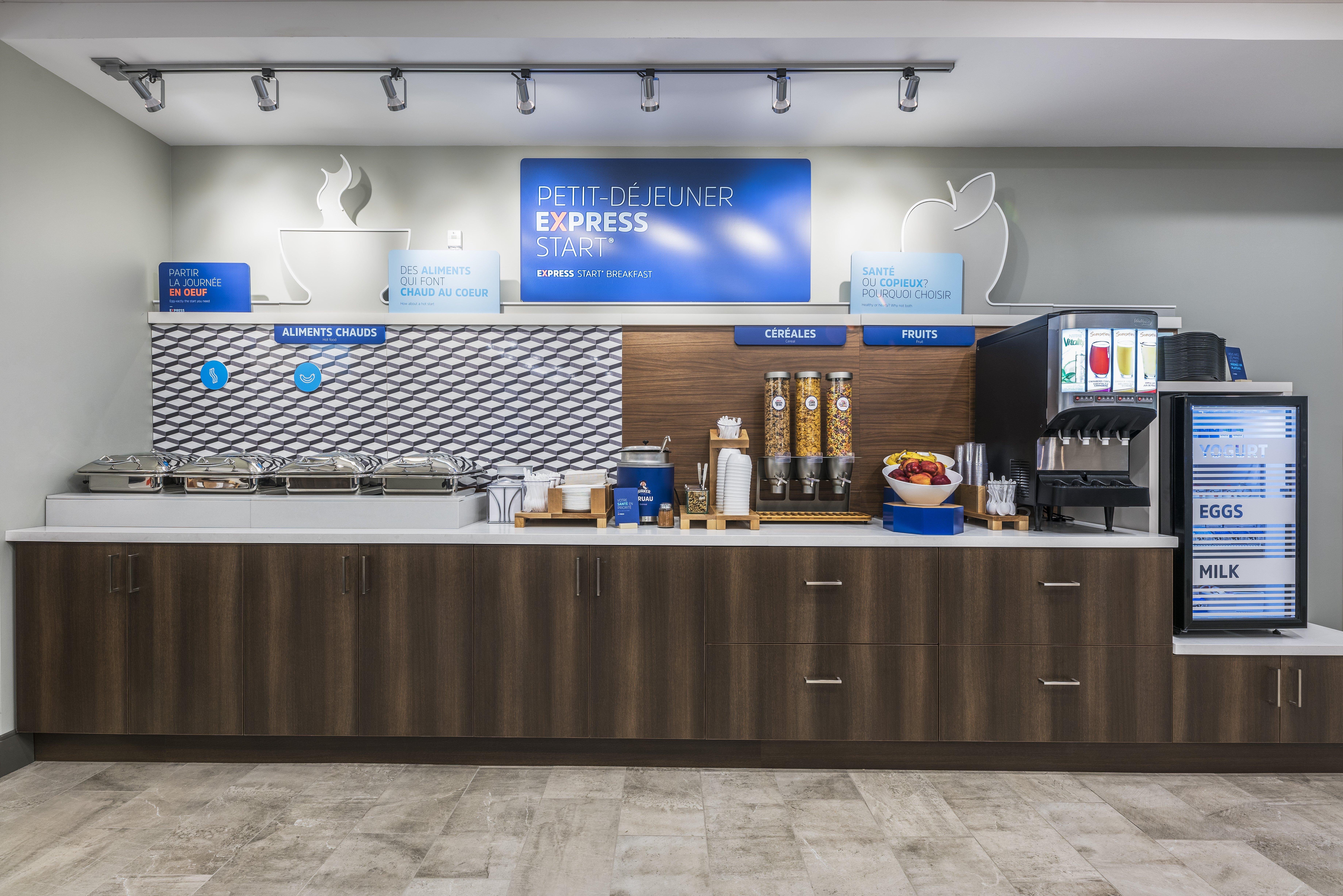Holiday Inn Express & Suites Moncton By Ihg Exterior foto